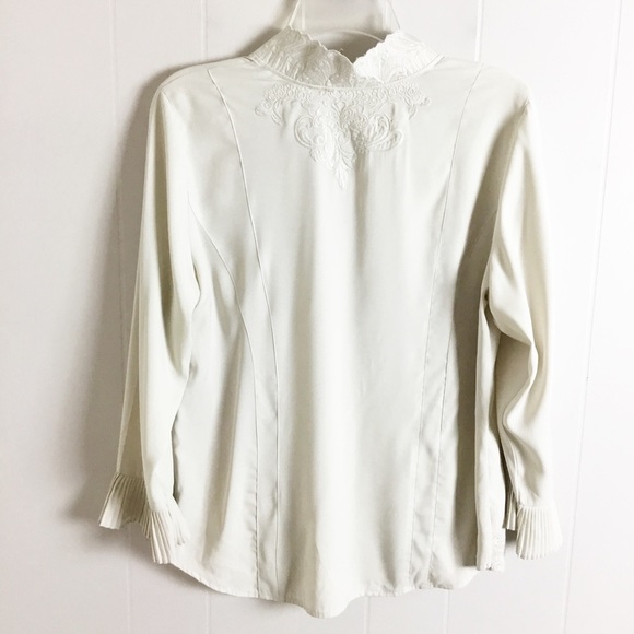 Soft Surroundings Embroidered Ruffle Top Womens Size M Tan 3/4 Sleeves - Picture 4 of 5